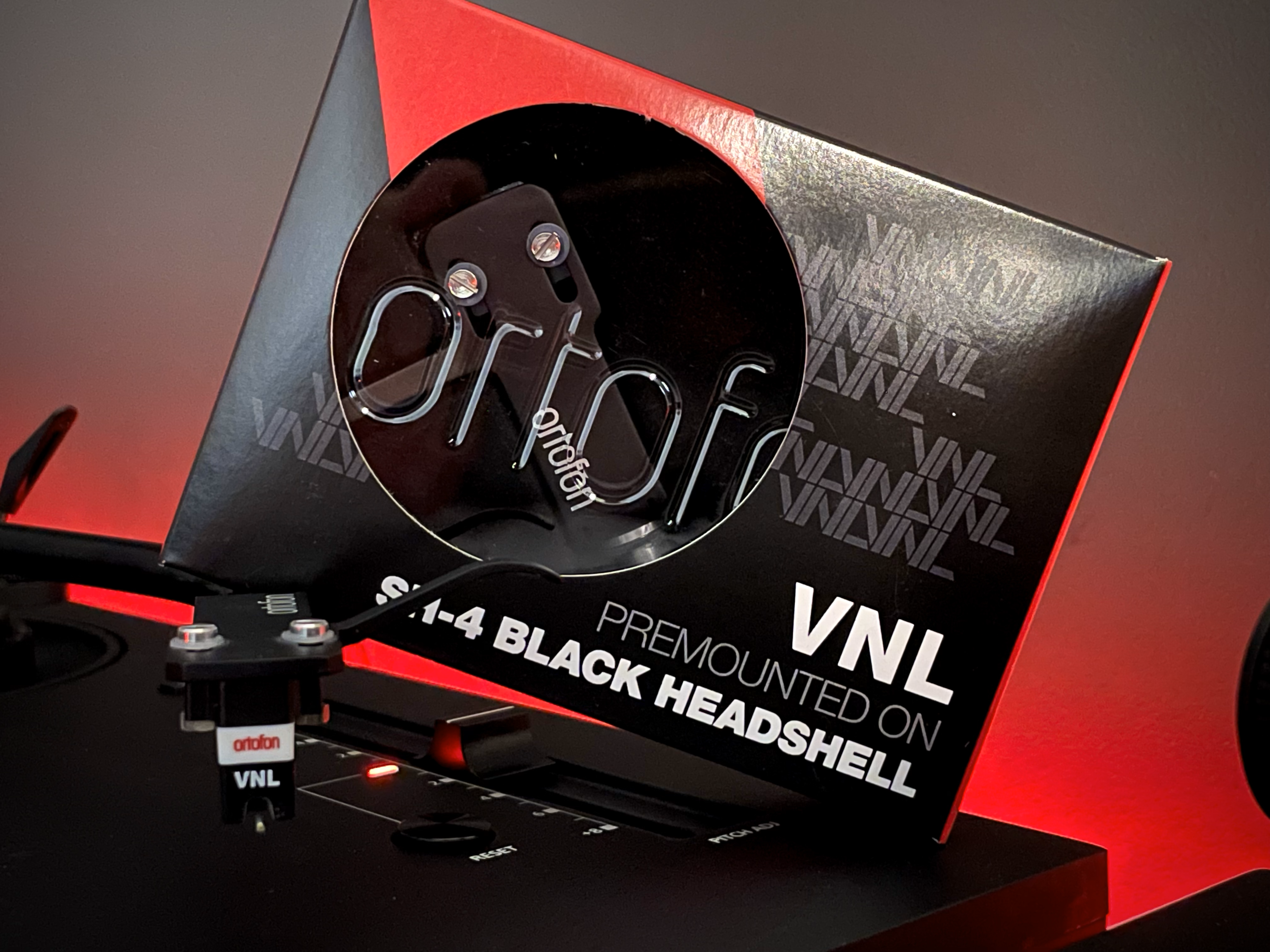 VNL Pre-mounted Black SH4 Headshell with VNL II Stylus.